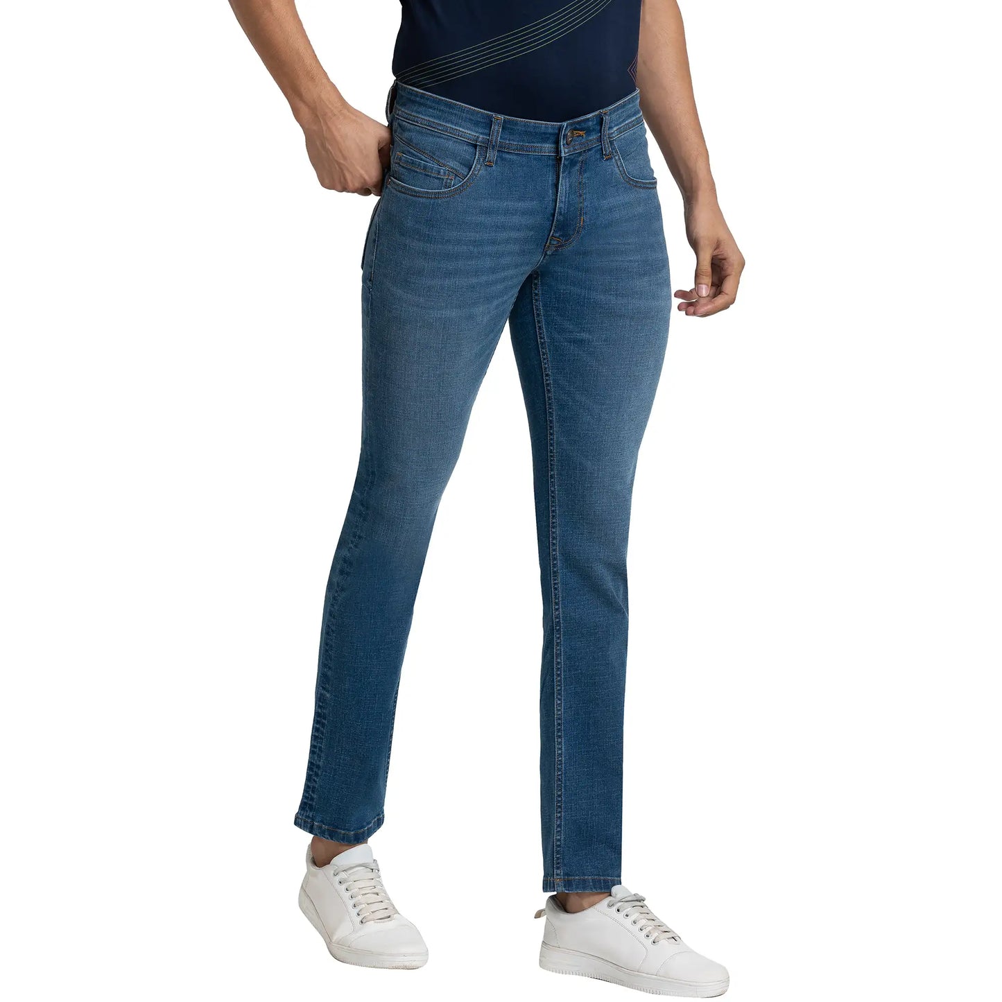 Men Blue Tapered Fit Yarn Dyed Cotton Blend Jeans