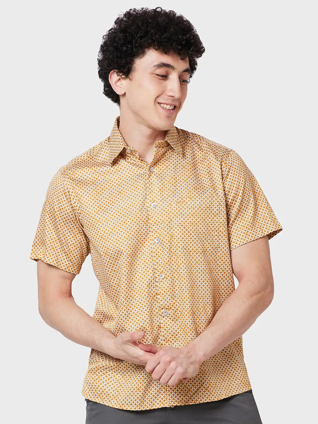 Men Yellow Classic Fit Print Cotton Half Sleeve Shirts