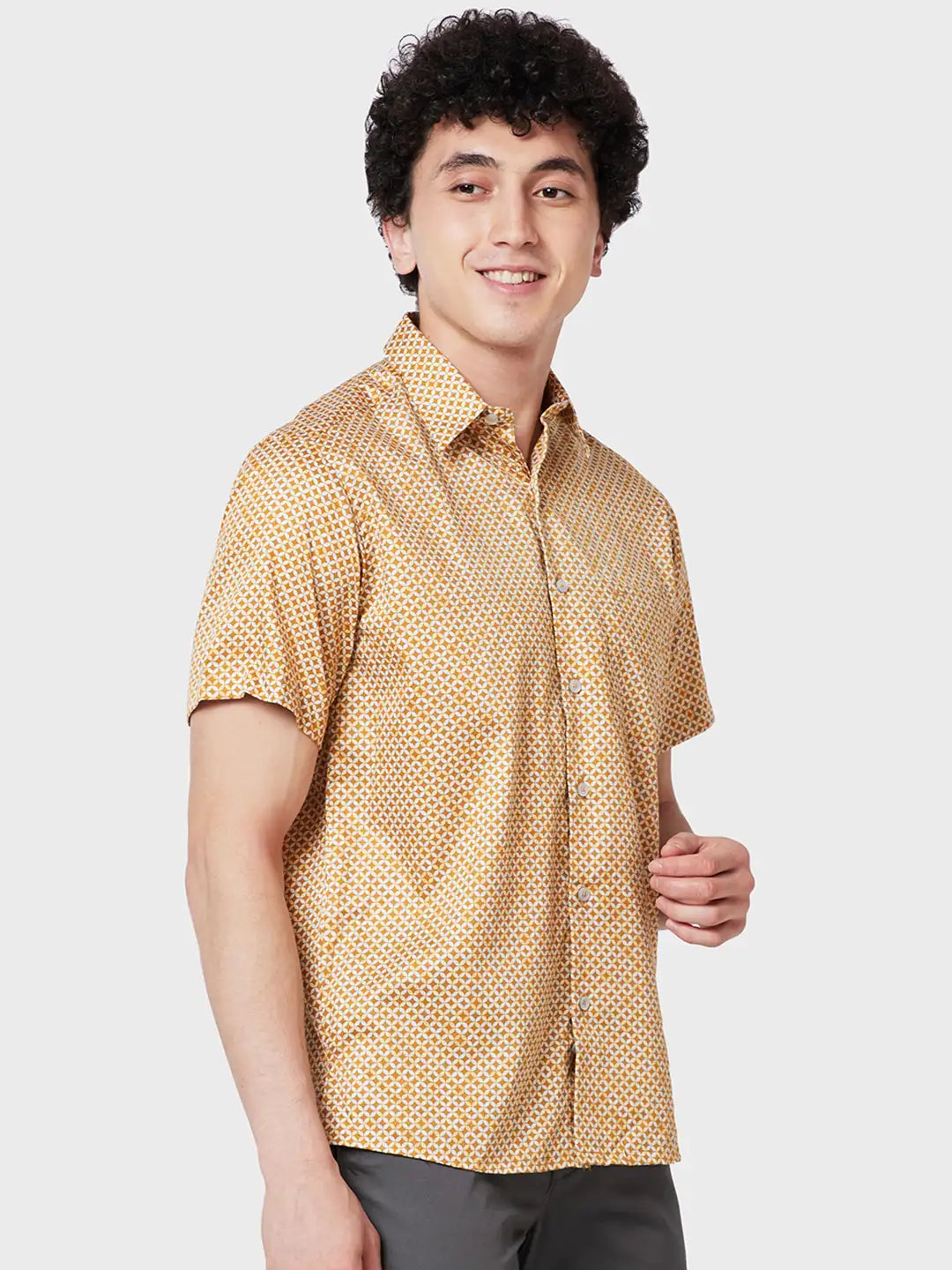 Men Yellow Classic Fit Print Cotton Half Sleeve Shirts