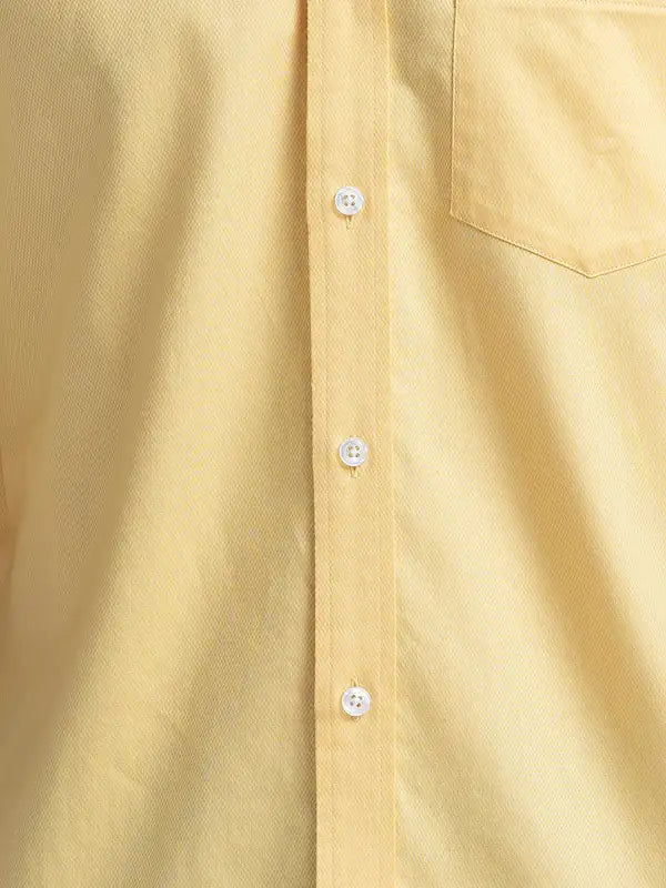 Men Yellow Tailored Fit Solid Piece Dyed Cotton Full Sleeve Shirts