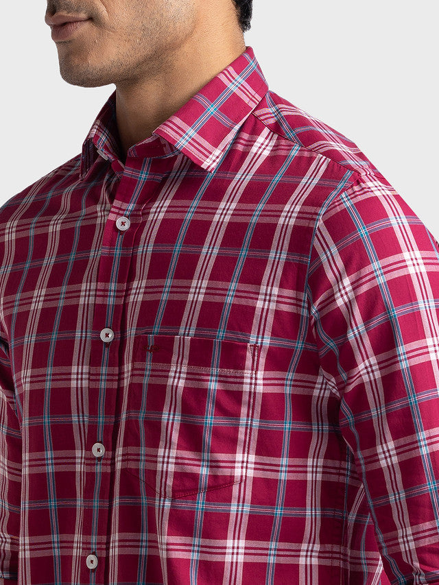 Colorplus Men Red Checkered Tailored Fit Full Sleeve Spread Collar Shirt