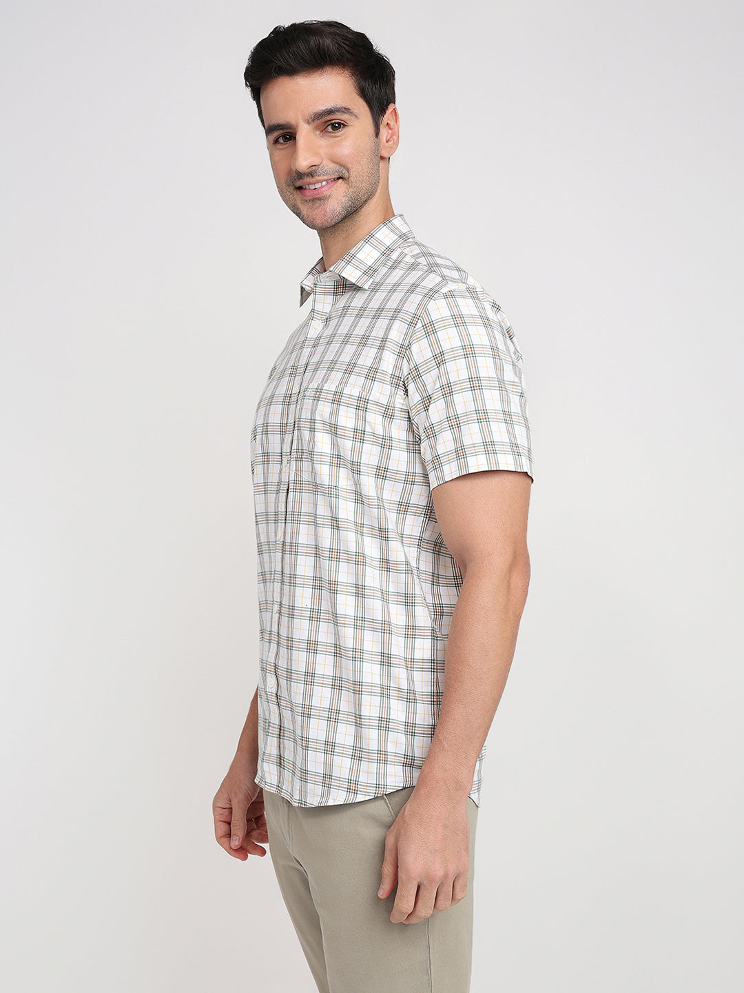 Colorplus Men White Checks Regular Fit Cotton Half Sleeve Casual Shirt