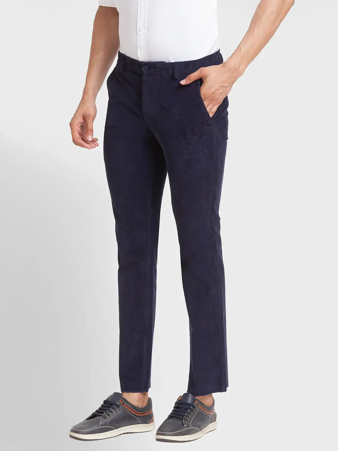 Men Blue Contemporary Fit Solid Piece Dyed Cotton Blend Trouser