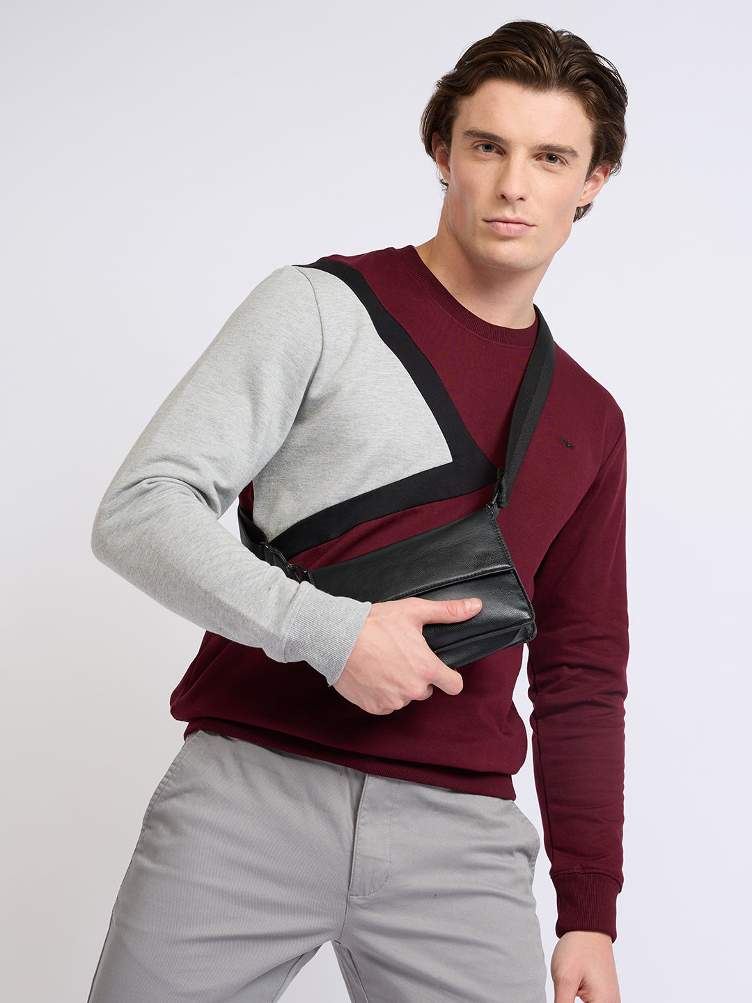 Park Avenue Men Red Cut & Sew Slim Fit Cotton Blend Crew Neck Collar Sweatshirt