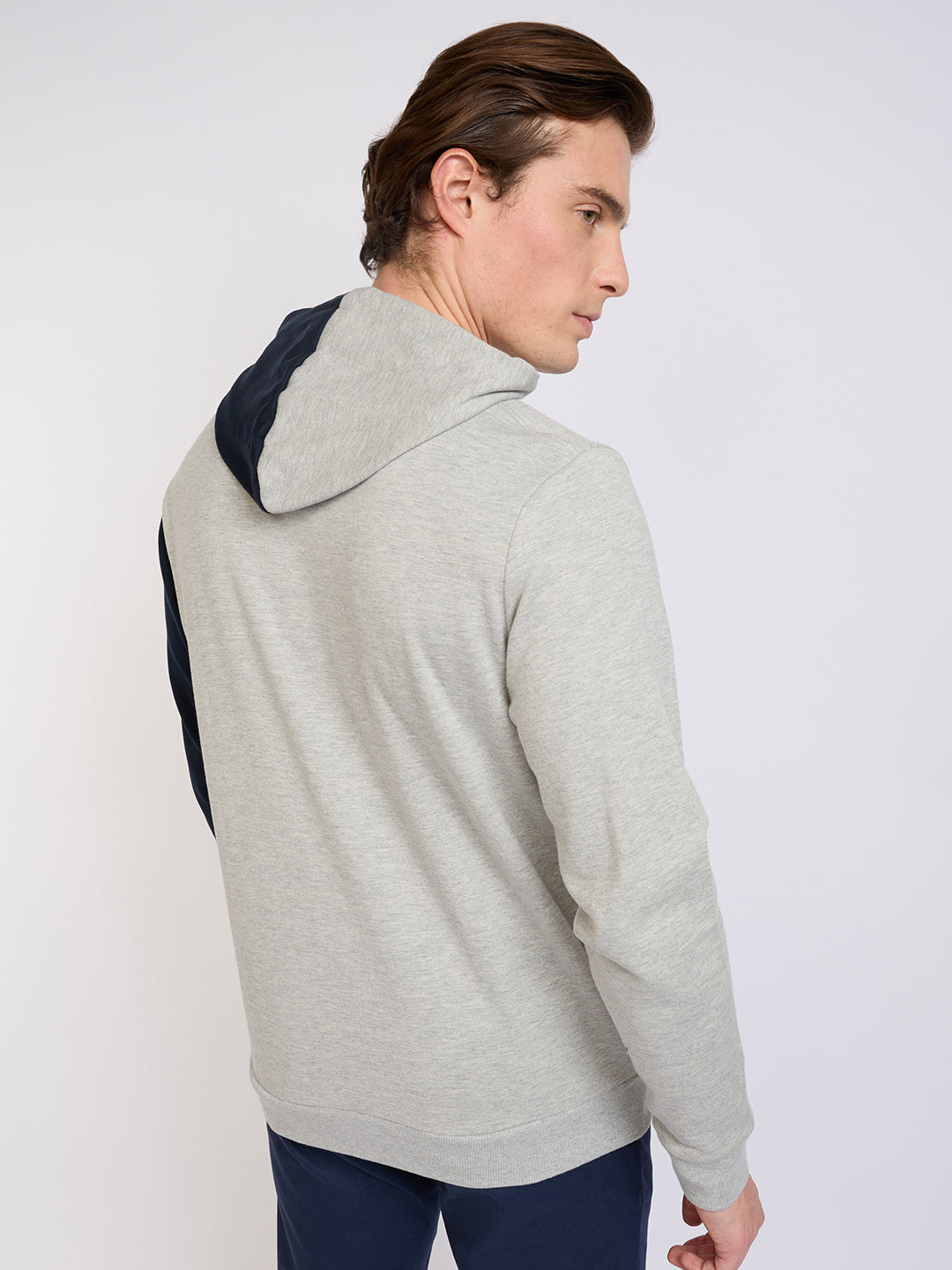 Park Avenue Men Grey Cut & Sew Slim Fit Cotton Blend Sweatshirt