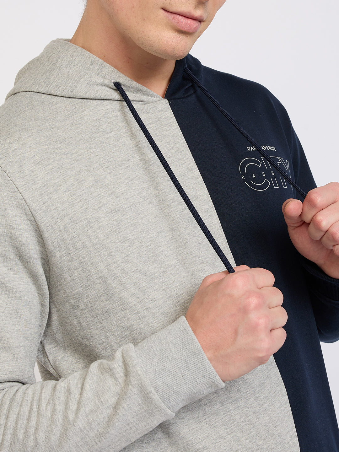 Park Avenue Men Grey Cut & Sew Slim Fit Cotton Blend Sweatshirt