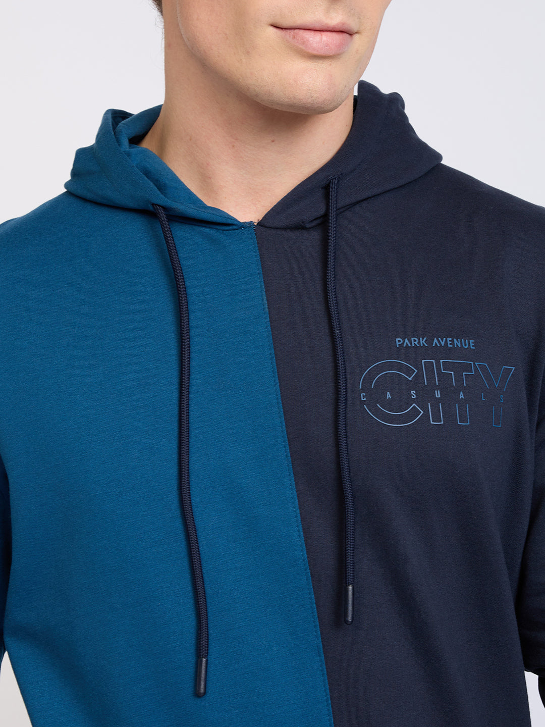Park Avenue Men Blue Cut & Sew Slim Fit Cotton Blend Sweatshirt