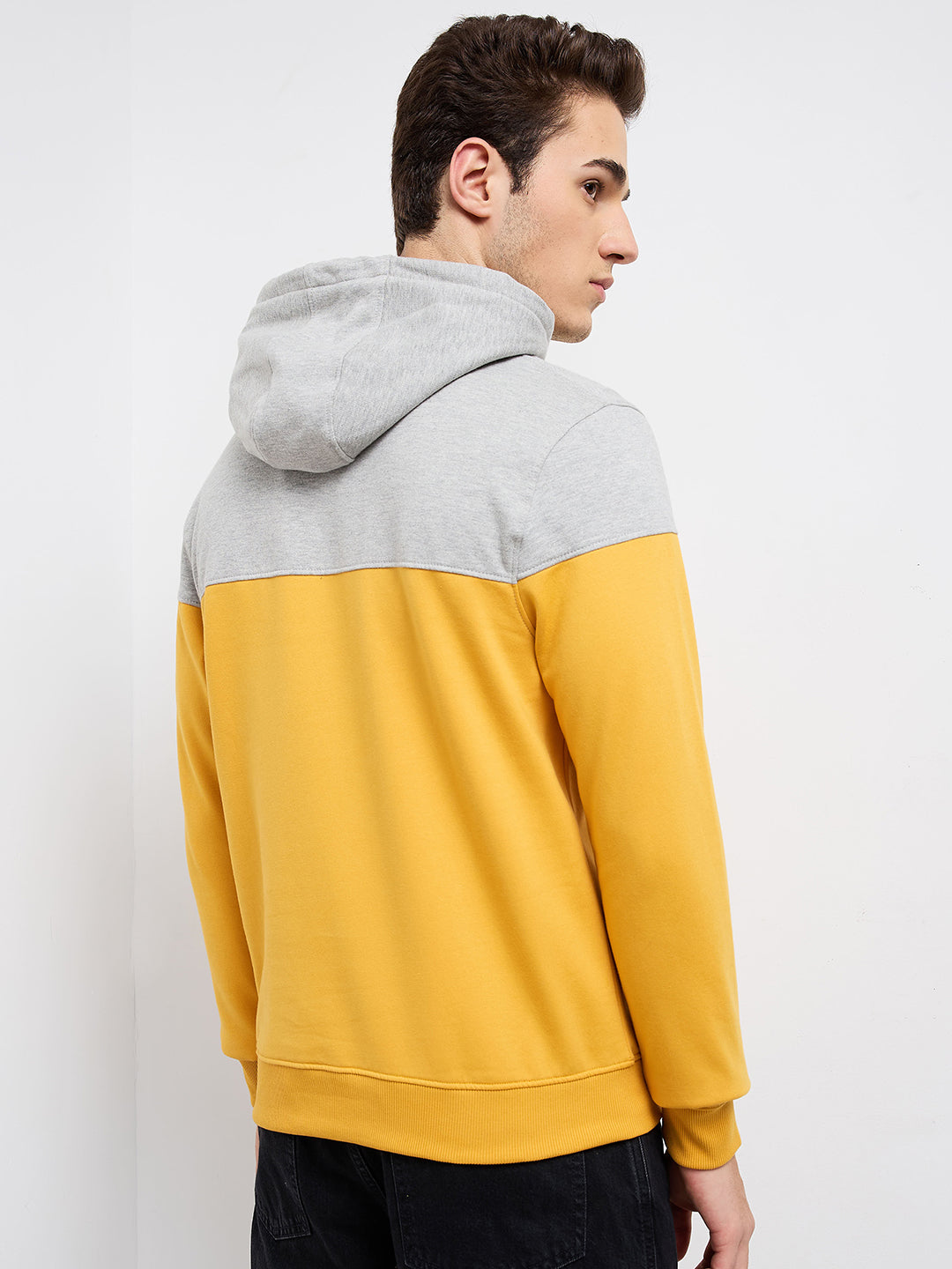 Park Avenue Men Yellow Cut & Sew Slim Fit Cotton Blend Sweatshirt