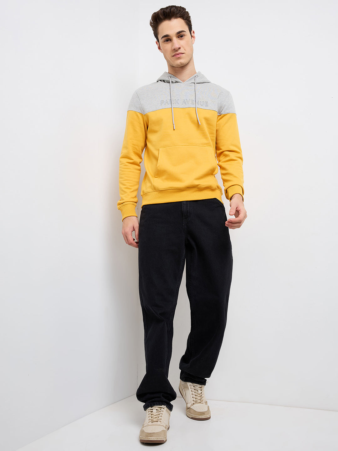 Park Avenue Men Yellow Cut & Sew Slim Fit Cotton Blend Sweatshirt