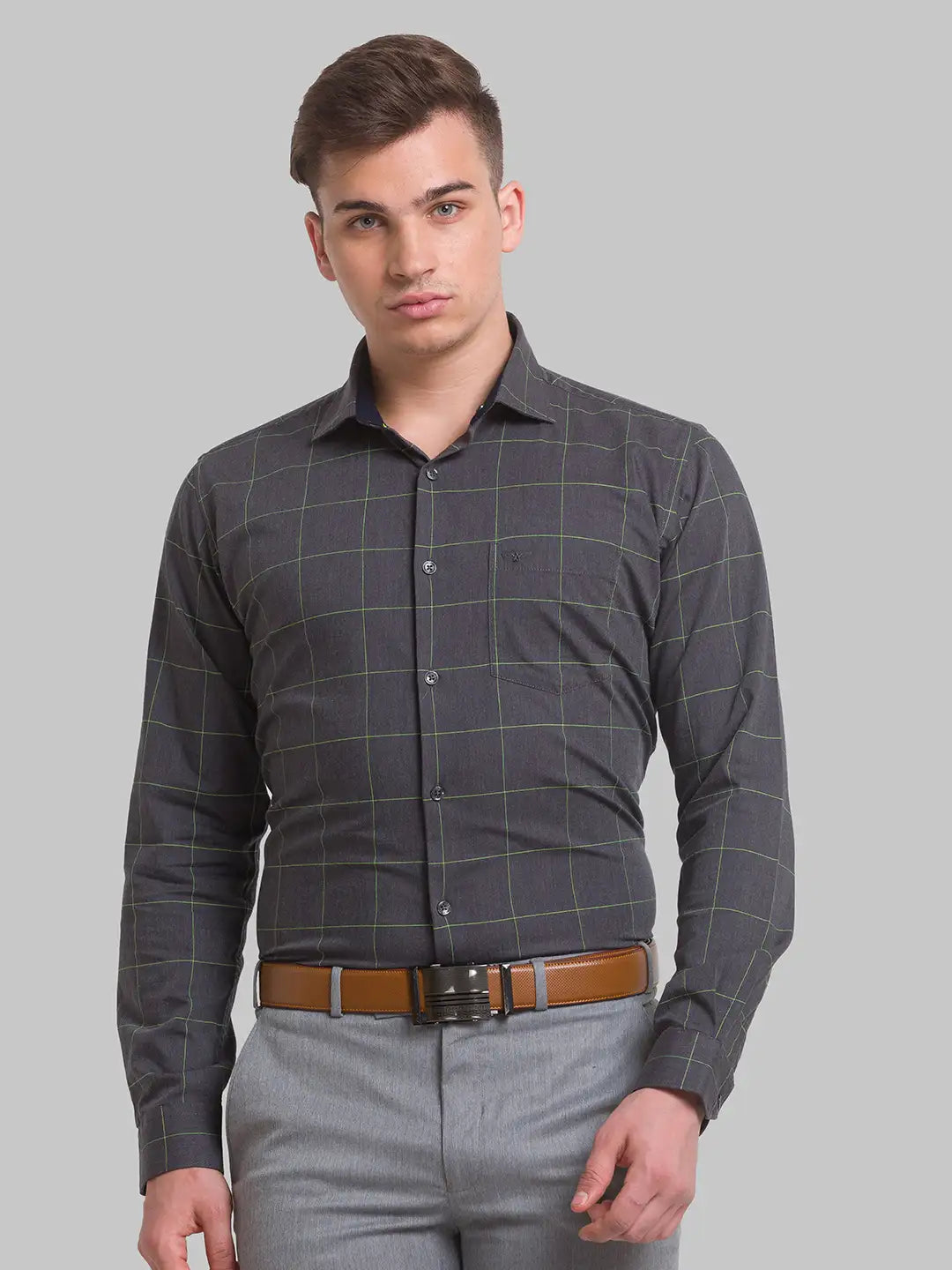 Men Black Slim Fit Checks Cotton Blend Cut Away Collar Shirts