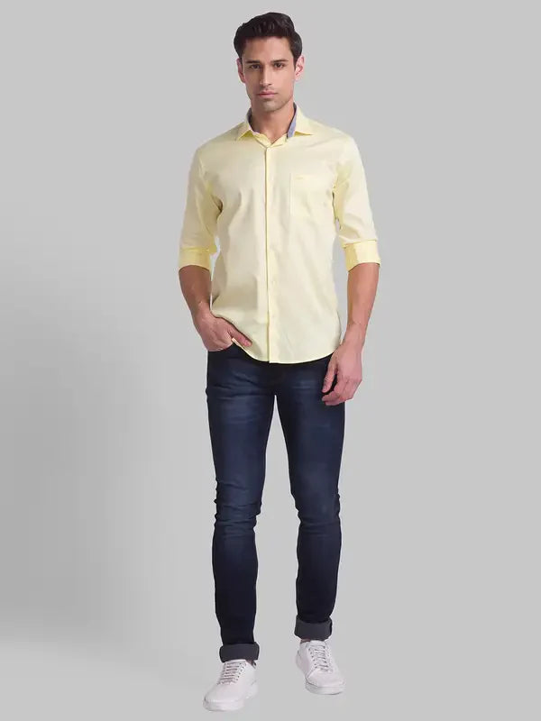 Men Yellow Slim Fit Solid Cotton Cut Away Collar Shirts