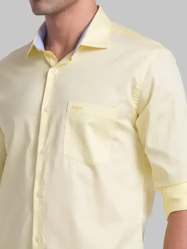 Men Yellow Slim Fit Solid Cotton Cut Away Collar Shirts