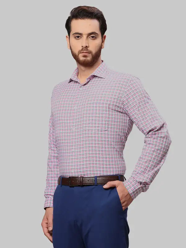 Men Red Slim Fit Checks Cotton Cut Away Collar Shirts