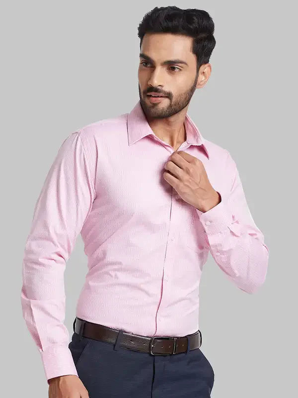 Park Avenue Men Pink Checks Slim Fit Cotton Blend Formal Shirt