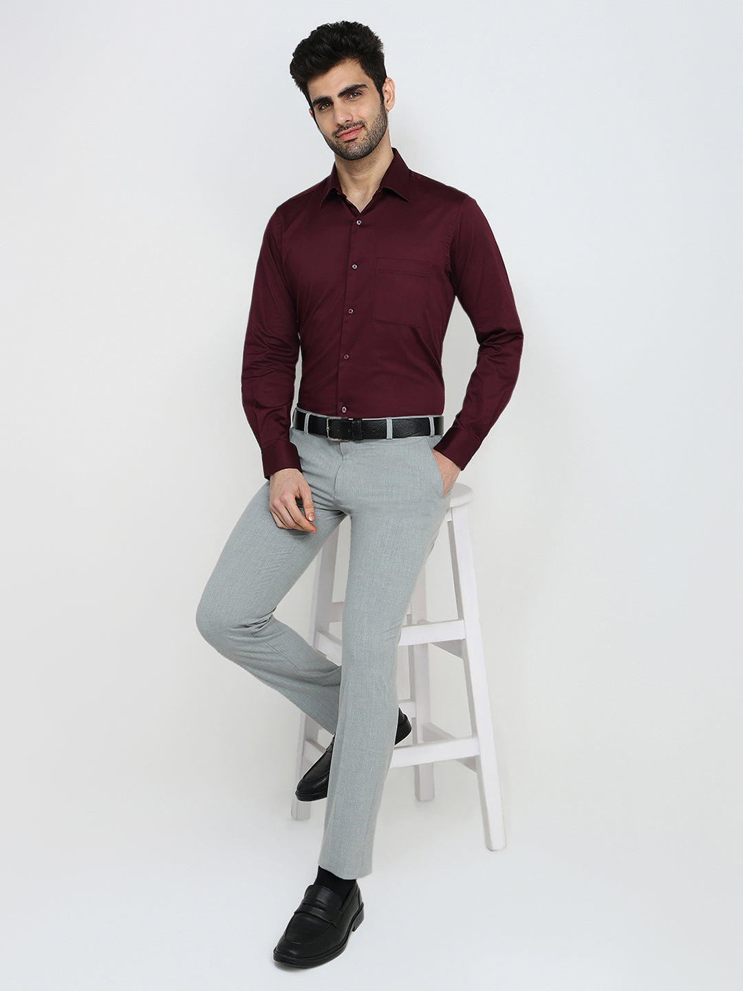 Raymond Men Maroon Solid Regular Fit Cotton Blend Full Sleeve Formal Shirt