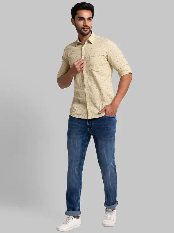 Men Blue Slim Tapered Fit Jacquard Cotton Blend Jeans