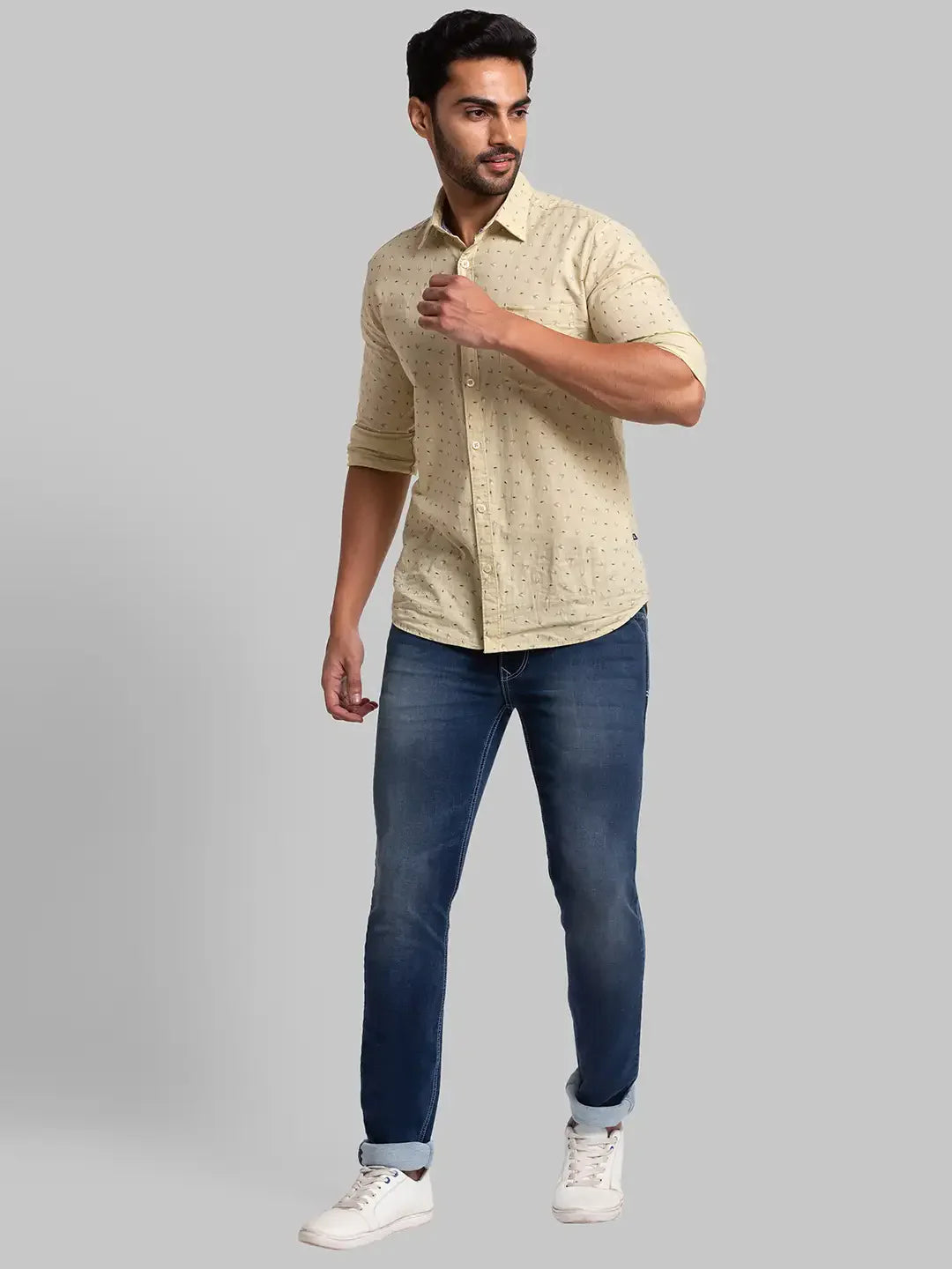 Men Blue Slim Tapered Fit Plain Cotton Blend Jeans