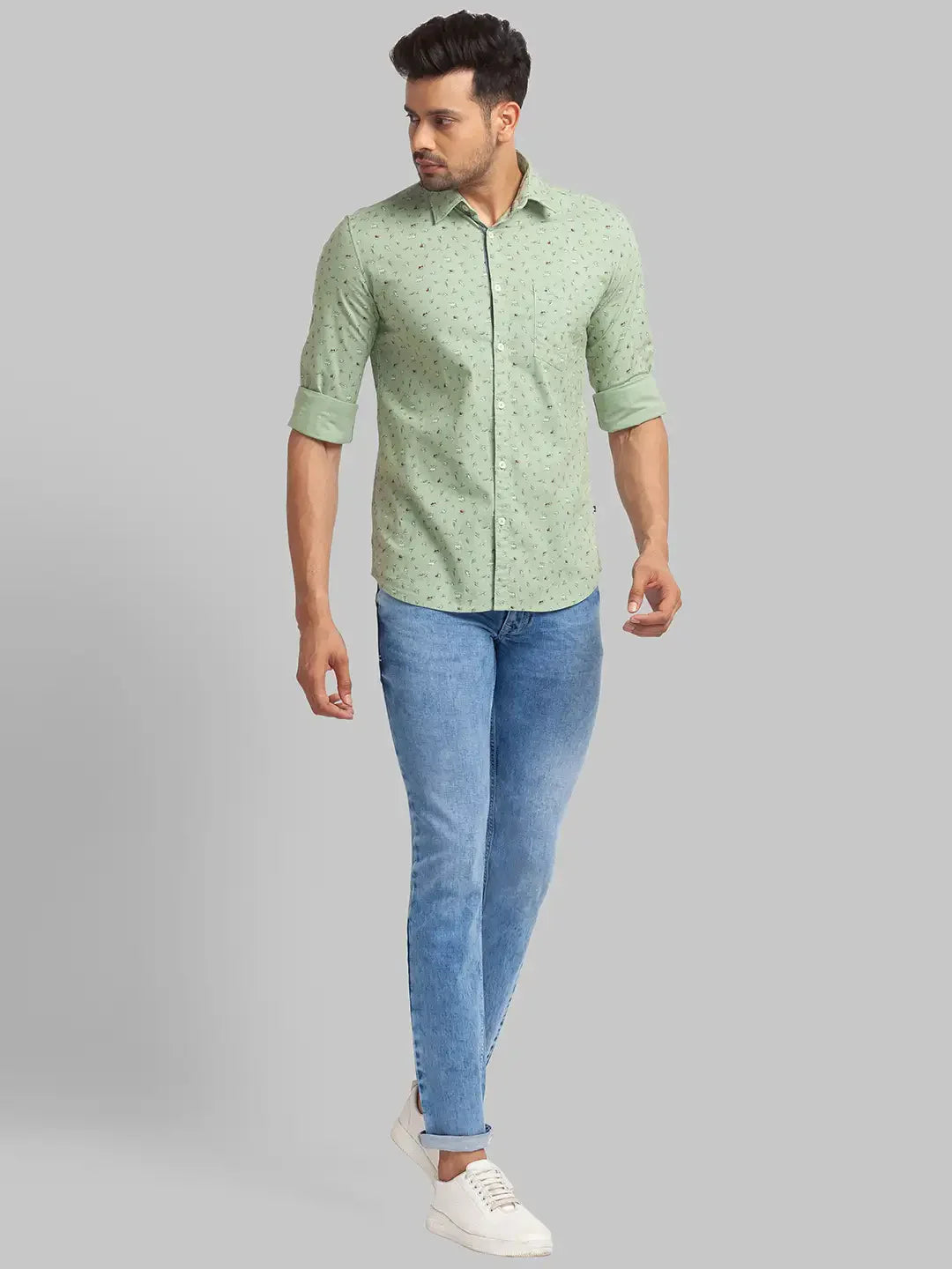 Men Blue Slim Tapered Fit Plain Cotton Blend Jeans