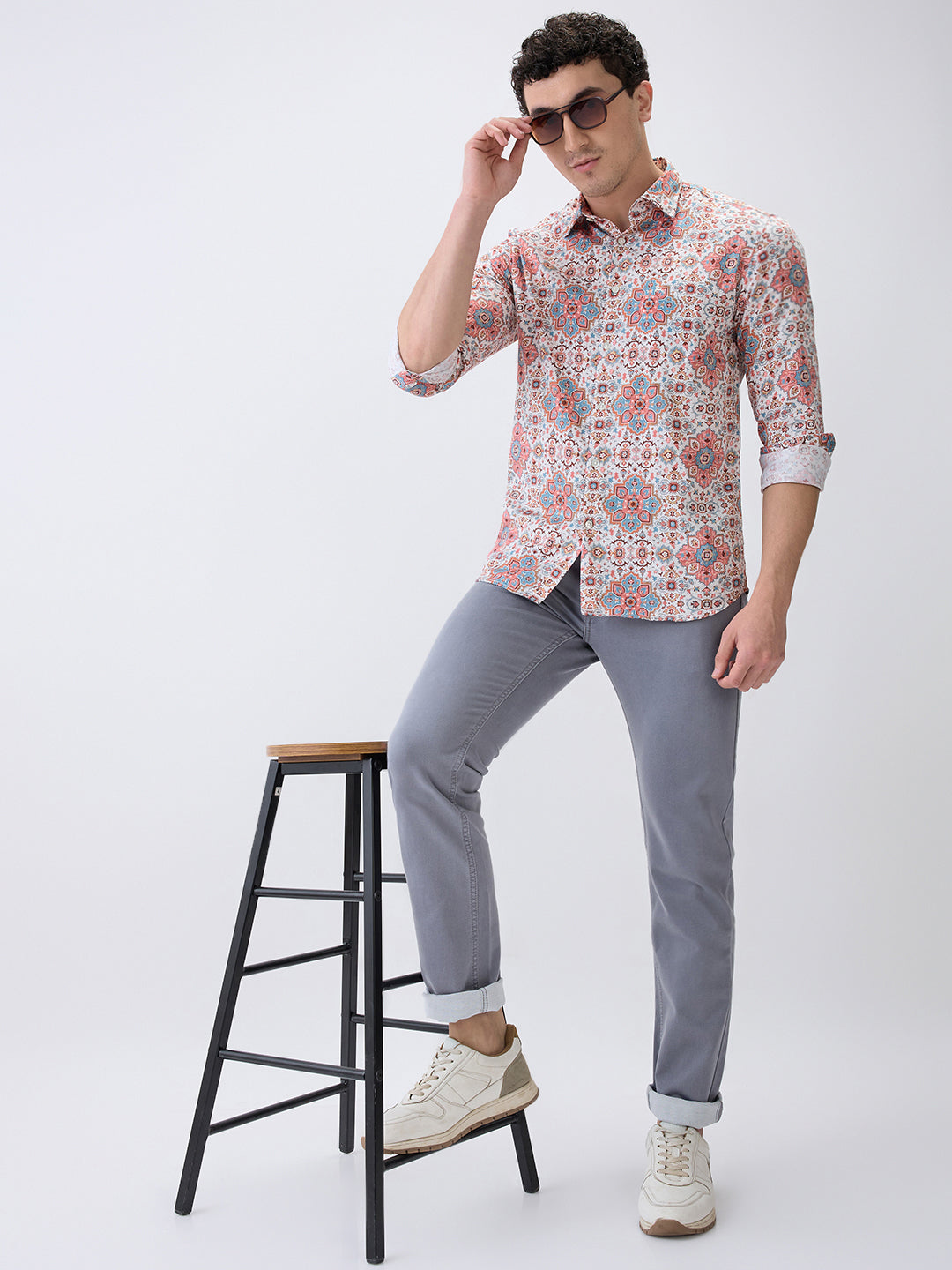 Parx Men Grey Knitted Low Rise Tapered Fit Cotton Blend Jeans