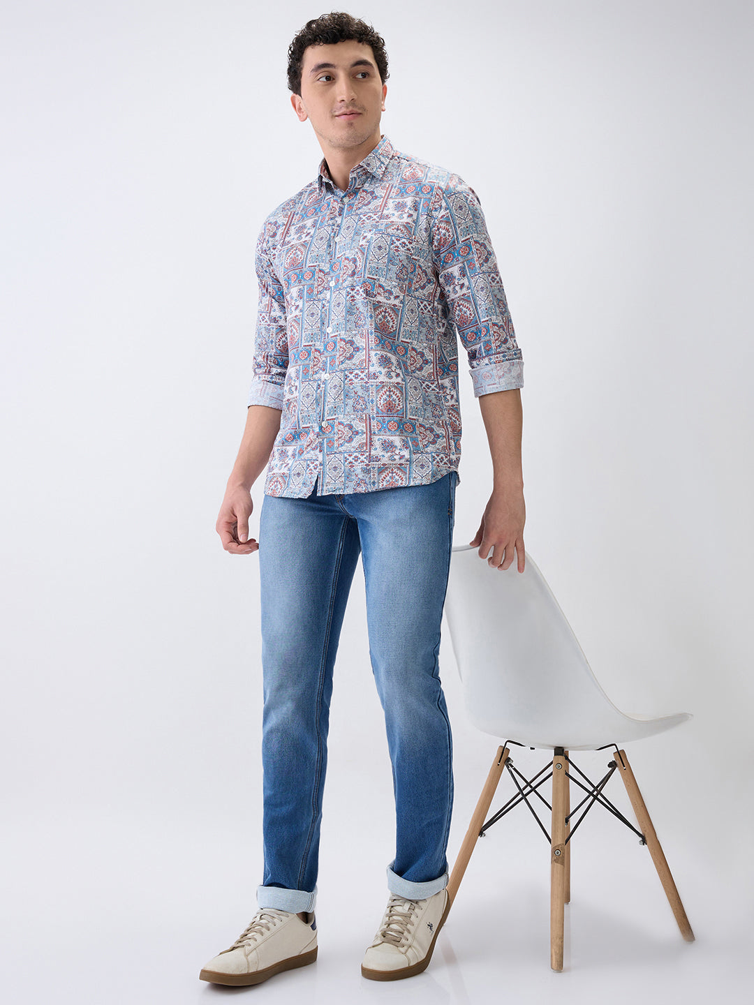 Parx Men Blue Knitted Low Rise Tapered Fit Cotton Blend Jeans