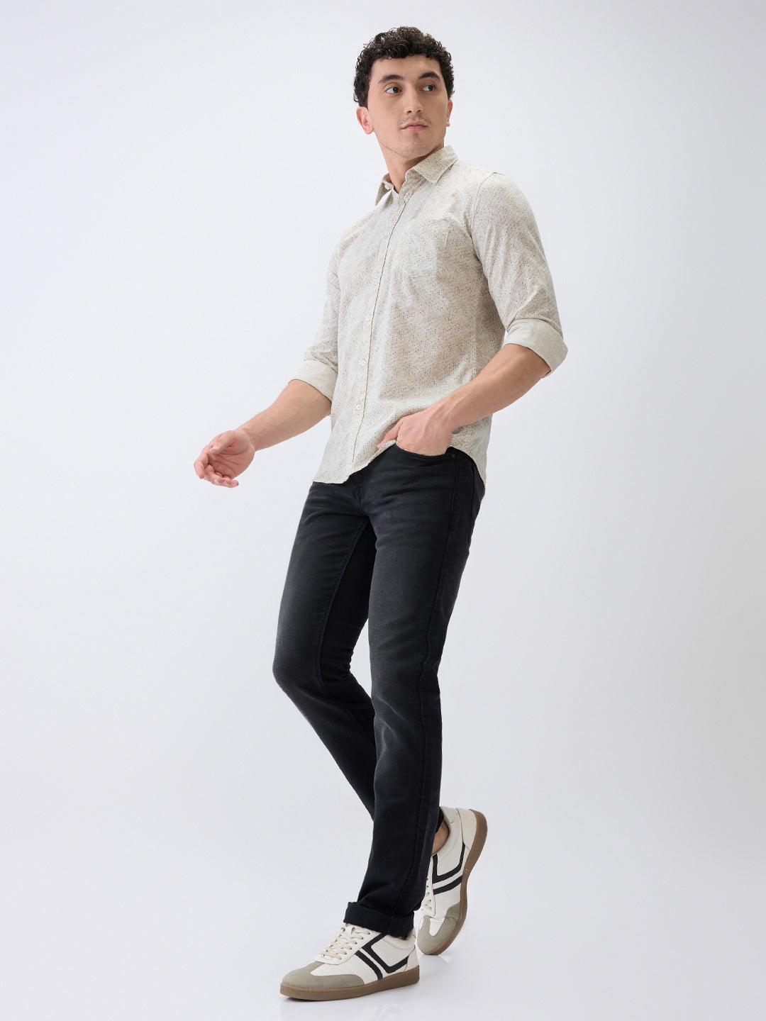 Parx Men Black Knitted Low Rise Tapered Fit Cotton Blend Jeans