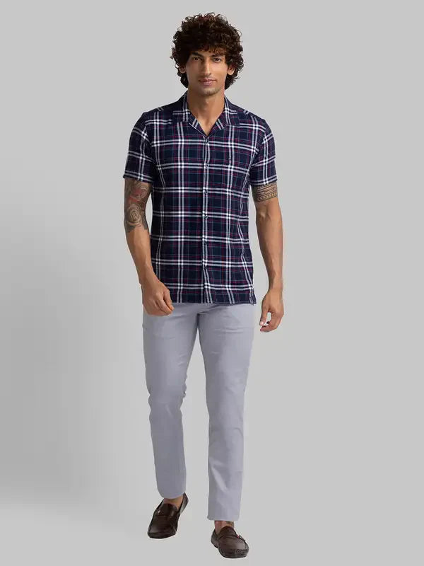 Men Grey Low Rise Tapered Fit Yarn Dyed Cotton Blend Trouser
