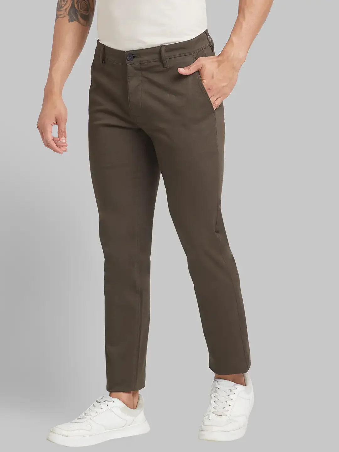 Parx Men Green Low Rise Tapered Fit Solid Cotton Blend Trouser