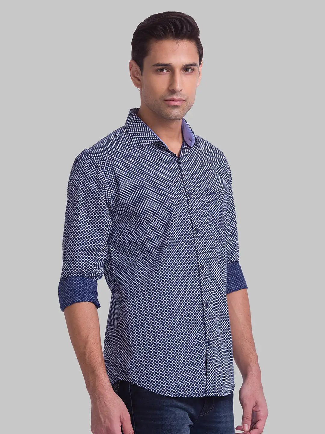 Men Blue Slim Fit Print Cotton Cut Away Collar Shirts