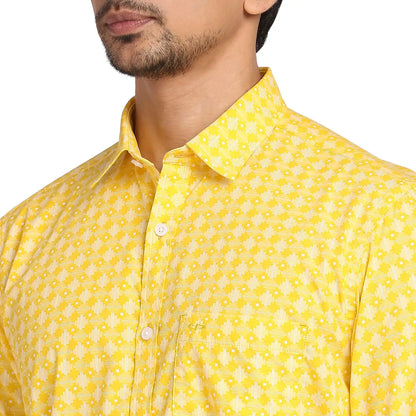 Men Yellow Tailored Fit Print Cotton Full Sleeve Shirts