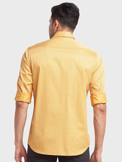 Men Yellow Tailored Fit Print Cotton Full Sleeve Shirts