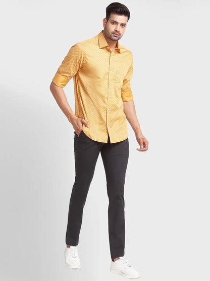 Men Yellow Tailored Fit Print Cotton Full Sleeve Shirts