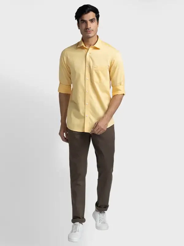 Men Yellow Tailored Fit Solid Piece Dyed Cotton Full Sleeve Shirts