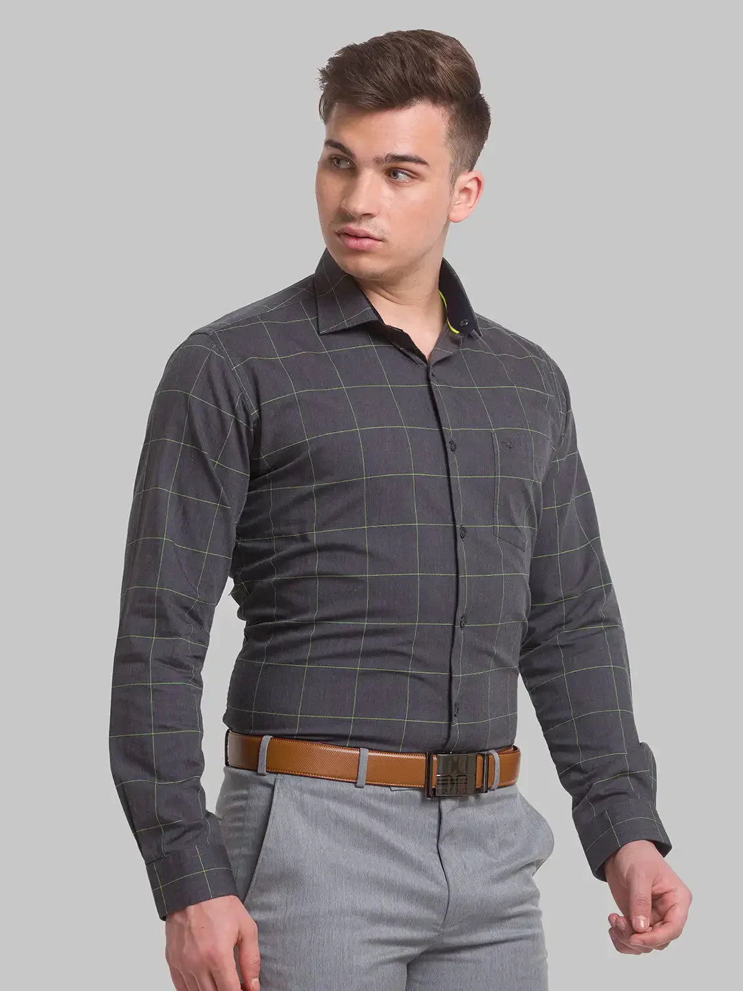 Men Black Slim Fit Checks Cotton Blend Cut Away Collar Shirts