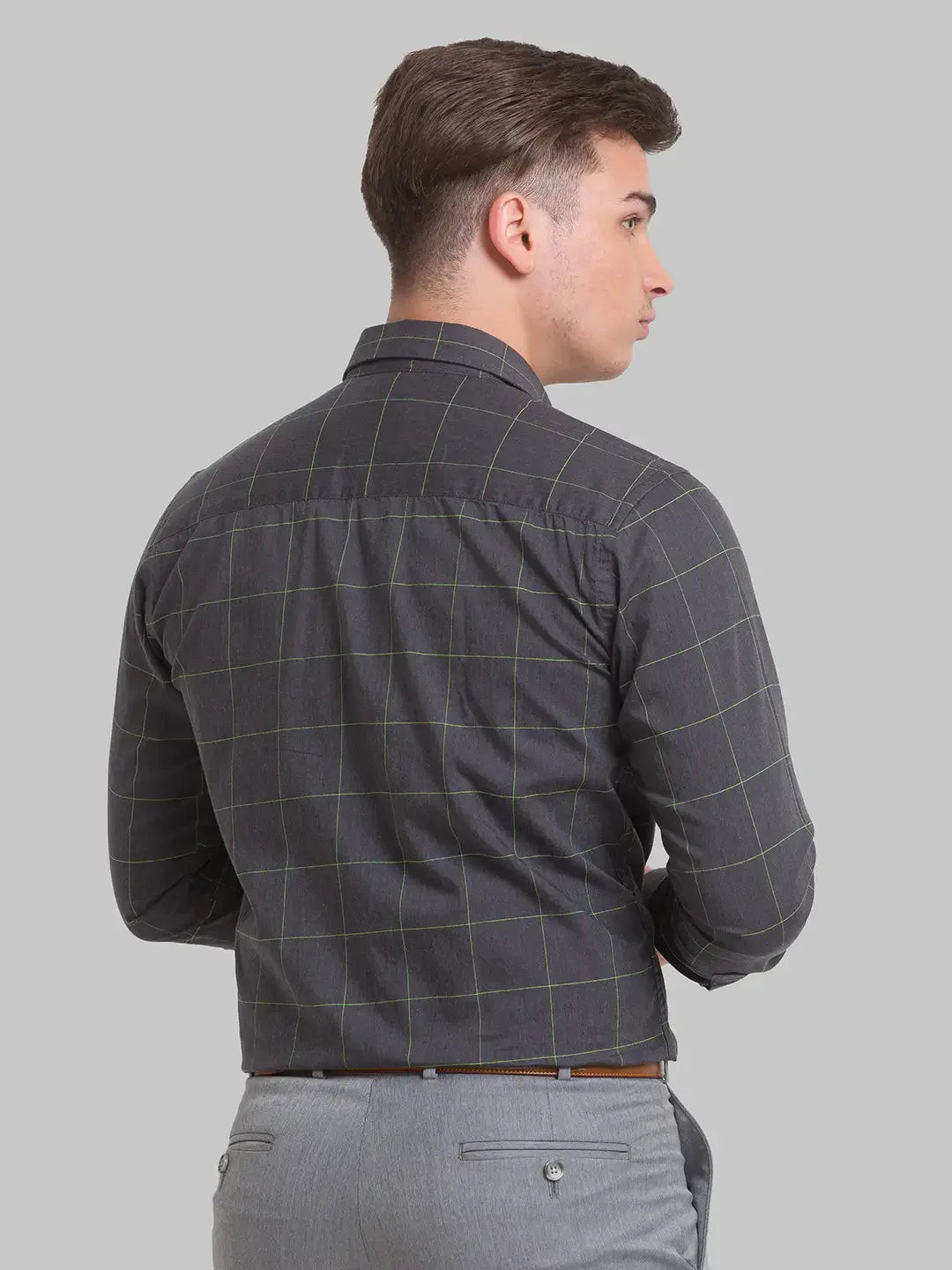 Men Black Slim Fit Checks Cotton Blend Cut Away Collar Shirts