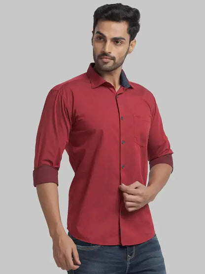 Men Red Slim Fit Two Tone Cotton Blend Cut Away Collar Shirts