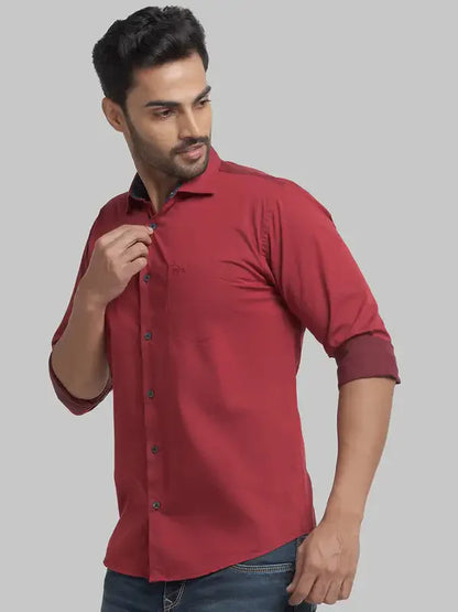 Men Red Slim Fit Two Tone Cotton Blend Cut Away Collar Shirts