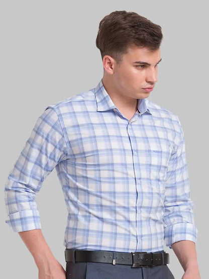 Men Blue Slim Fit Checks Cotton Blend Cut Away Collar Shirts