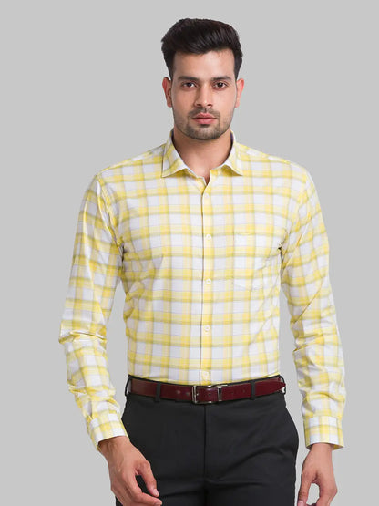 Men Yellow Slim Fit Checks Cotton Blend Cut Away Collar Shirts