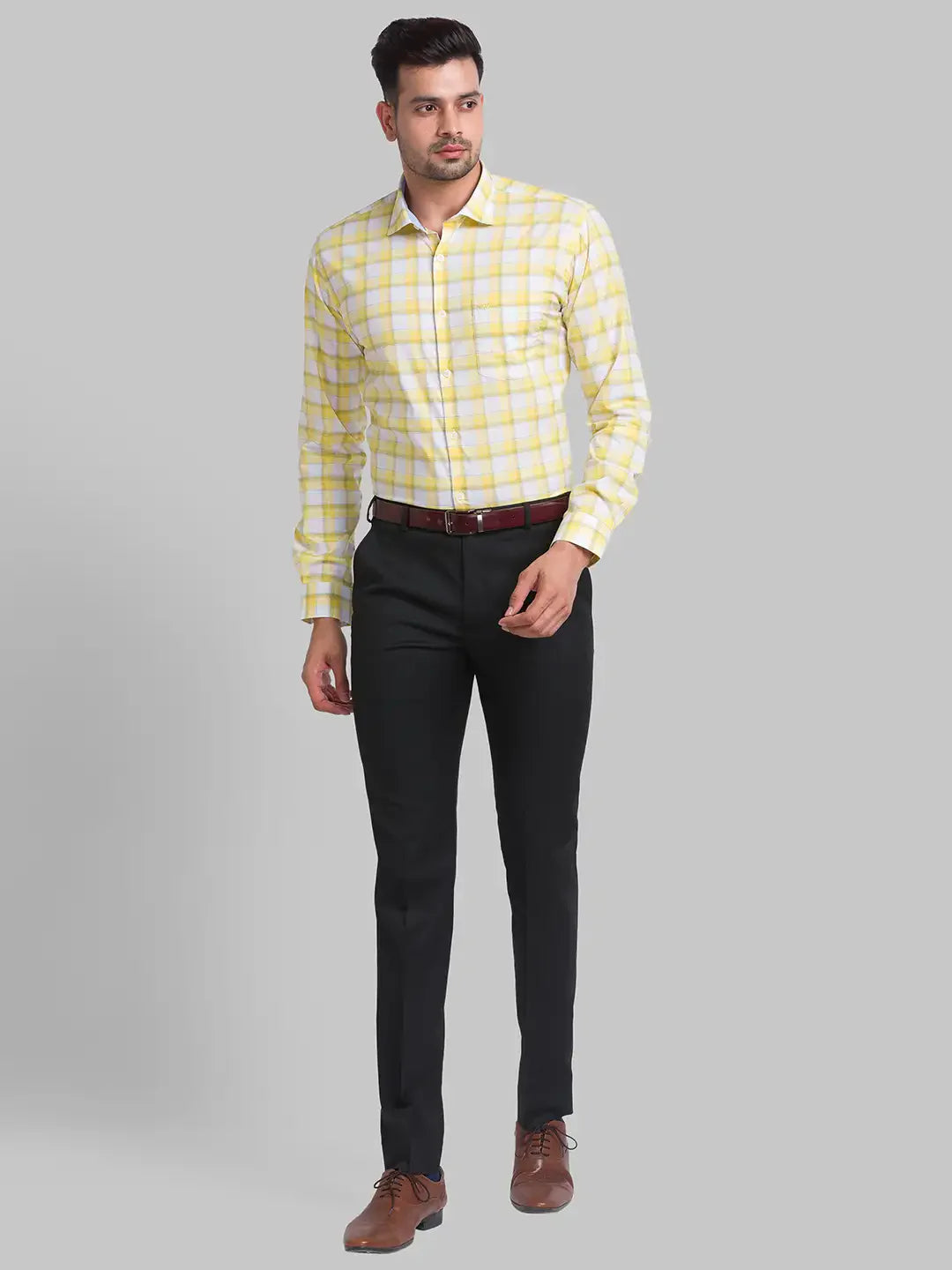 Men Yellow Slim Fit Checks Cotton Blend Cut Away Collar Shirts