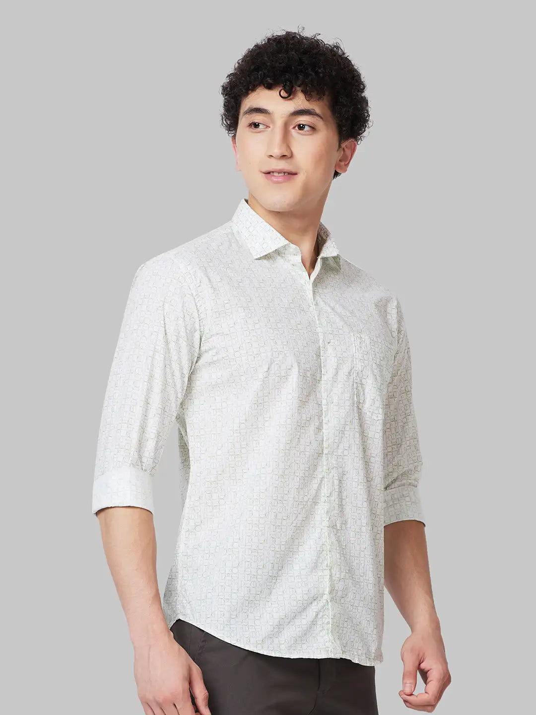 Men Green Slim Fit Print Cotton Cut Away Collar Shirts