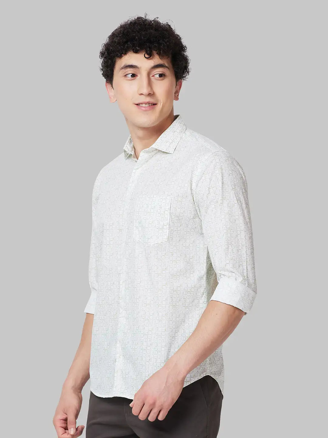 Men Green Slim Fit Print Cotton Cut Away Collar Shirts