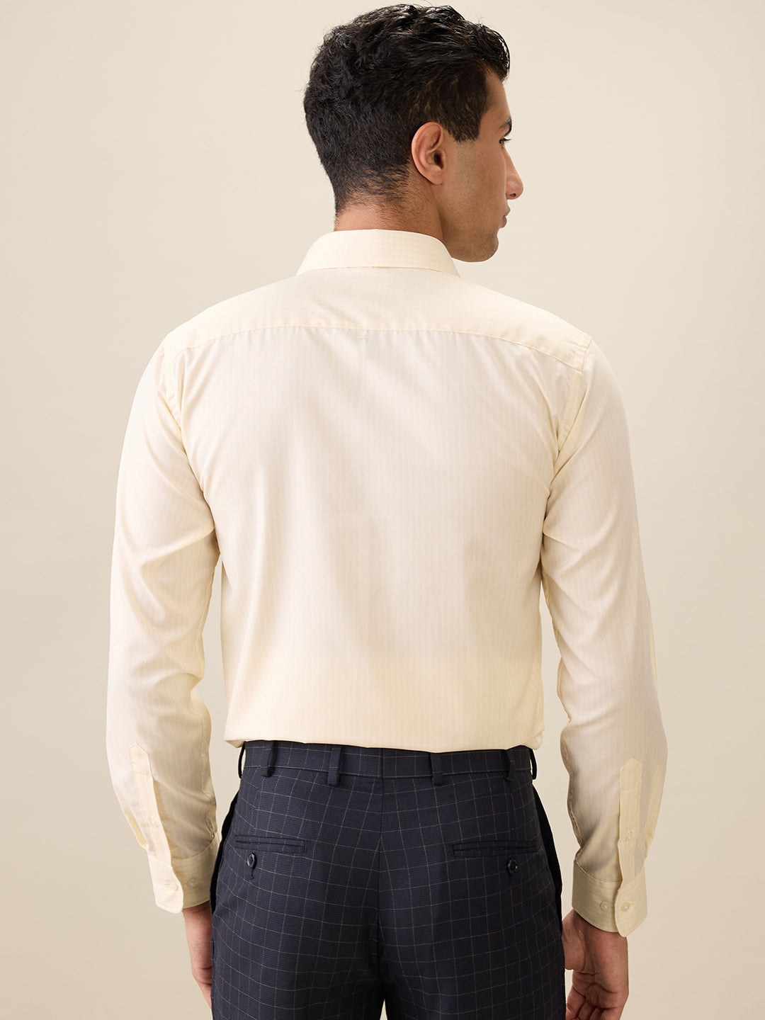 Park Avenue Men Yellow Structure Regular Fit Polyester Blend Full Sleeve Ainsley Collar Formal Shirt