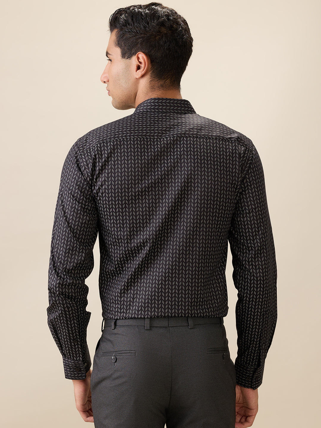 Park Avenue Men Black Printed Regular Fit Cotton Full Sleeve Ainsley Collar Formal Shirt