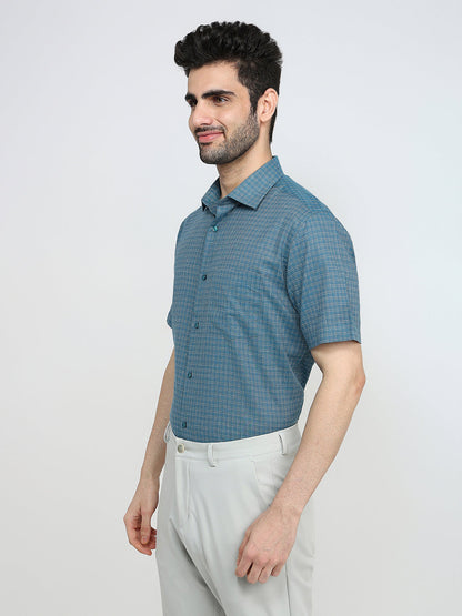 Park Avenue Men Blue Checks Regular Fit Cotton Blend Half Sleeve Formal Shirt