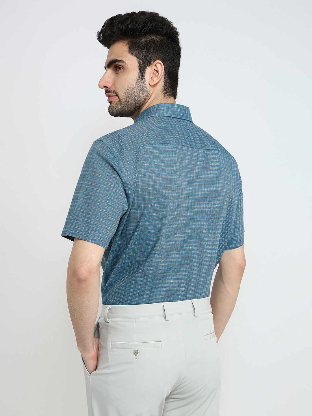 Park Avenue Men Blue Checks Regular Fit Cotton Blend Half Sleeve Formal Shirt