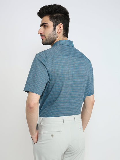 Park Avenue Men Blue Checks Regular Fit Cotton Blend Half Sleeve Formal Shirt