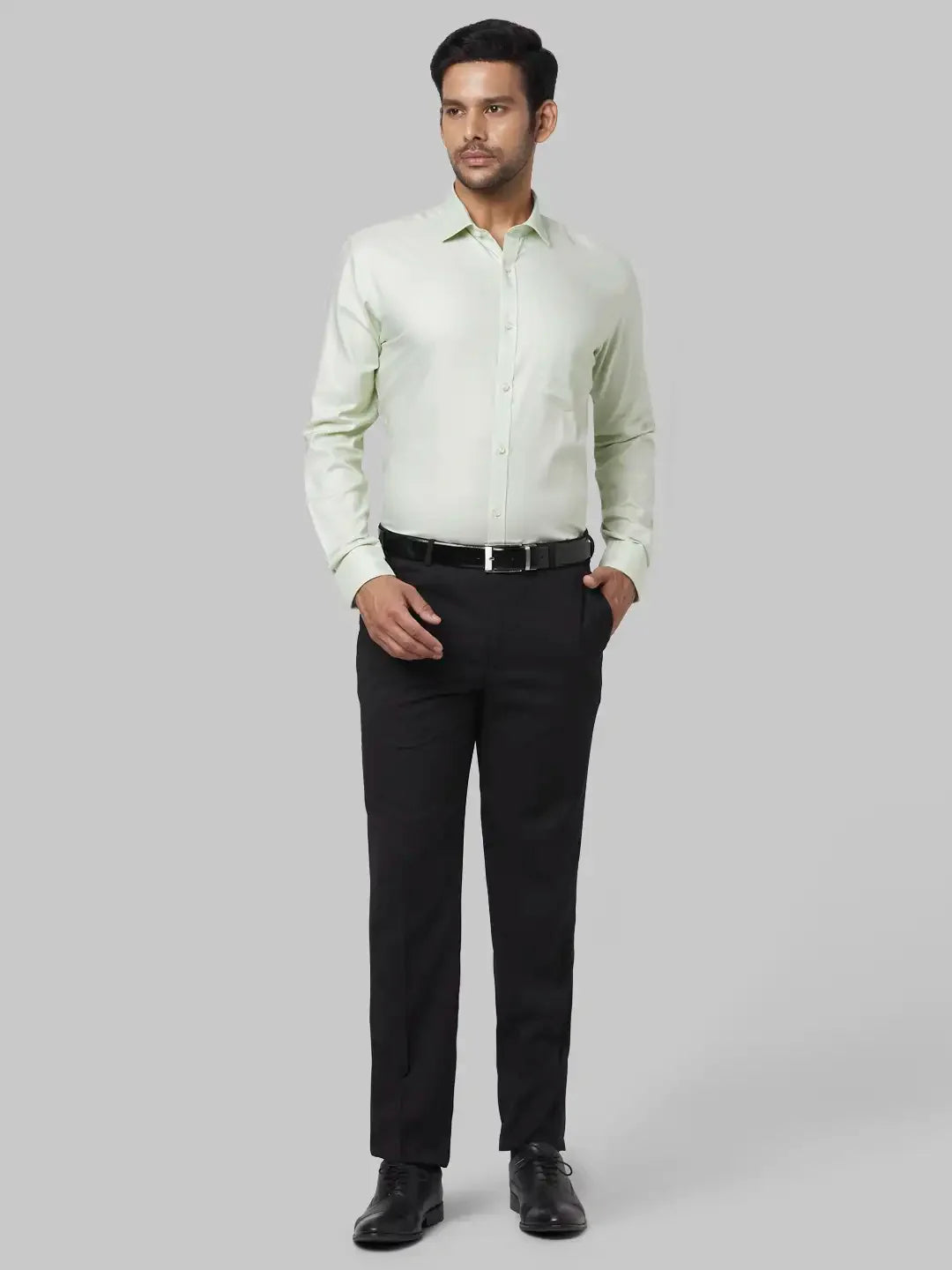 Park Avenue Men Green Structure Slim Fit Cotton Shirt