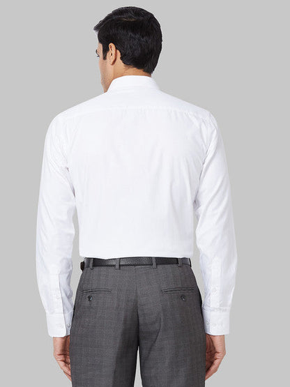 Park Avenue Men White Herringbone Slim Fit Cotton Blend Shirt