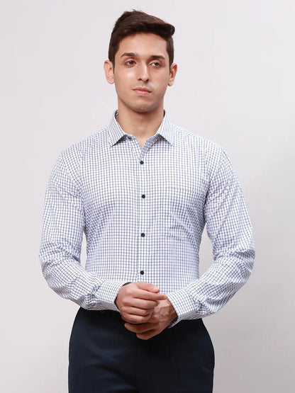 Park Avenue Men Blue Slim Fit Checkered Cotton Full Sleeve Cut Away Shirt