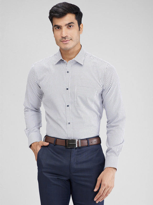Park Avenue White Checks Slim Fit Full Sleeve Cotton Blend Shirt